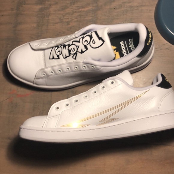 Adidas Mens Pokémon shoes - Picture 2 of 4